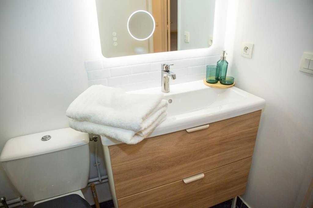 Grand 2 Pieces Balcon Parking Porte Paris Обервил Екстериор снимка
