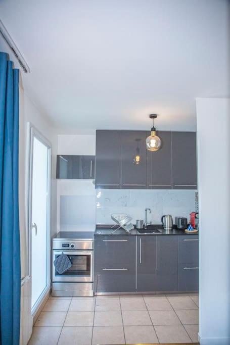 Grand 2 Pieces Balcon Parking Porte Paris Обервил Екстериор снимка