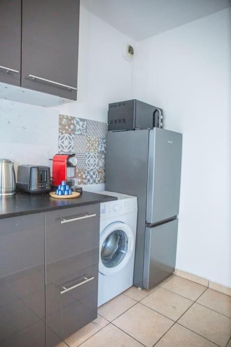 Grand 2 Pieces Balcon Parking Porte Paris Обервил Екстериор снимка